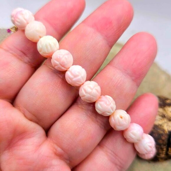 Nature Queen Pink Conch Lotus Carving Bead Butterfly Charm Bracelet - Picture 2 of 10